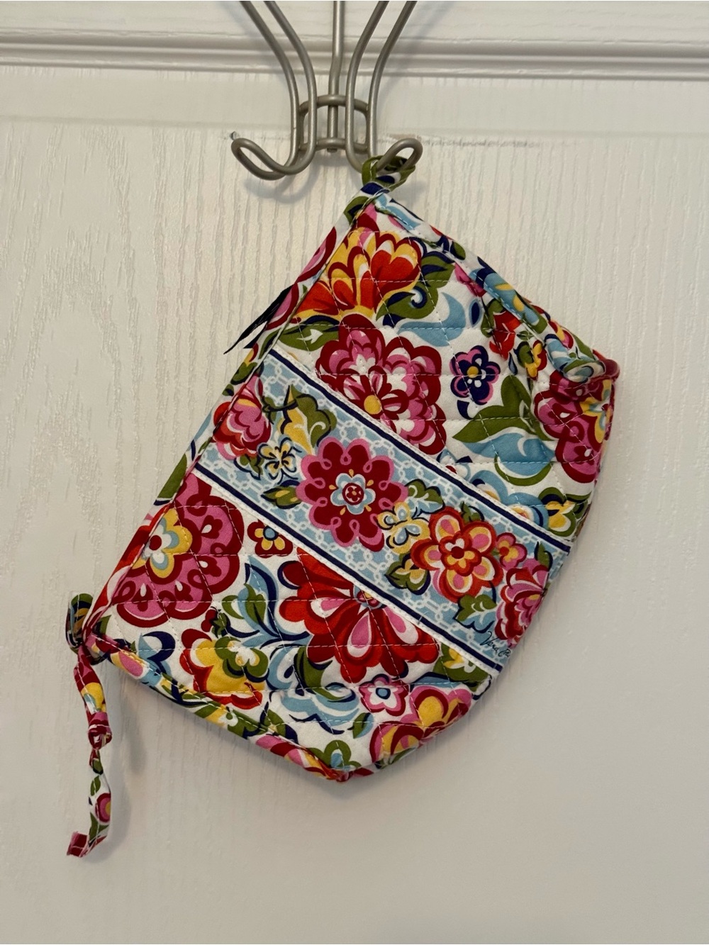 Vera Bradley Multicolor Floral Quilted Makeup Bag - Picture 3 of 14